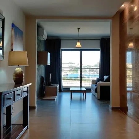 Shore Bridge グジラ