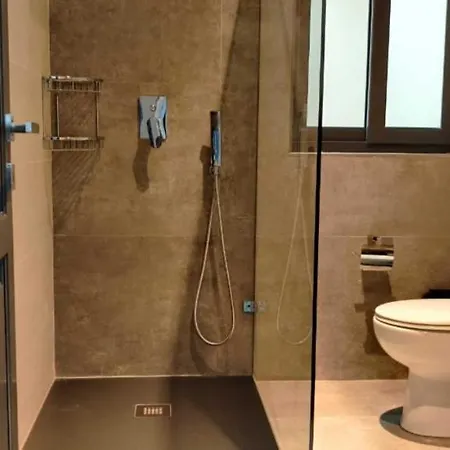 Shore Bridge 2* グジラ