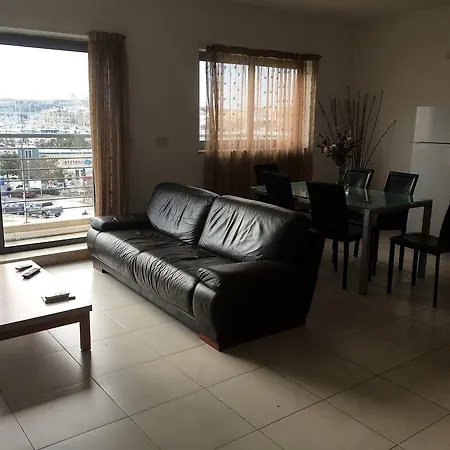 ゲストハウス Shore Bridge グジラ