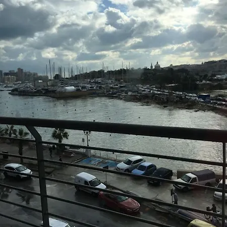 Shore Bridge Gzira