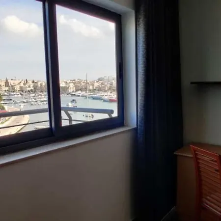 Shore Bridge بيت ضيافة 2*