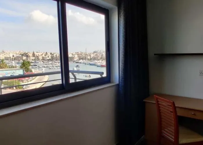 Shore Bridge Pensiune 2*