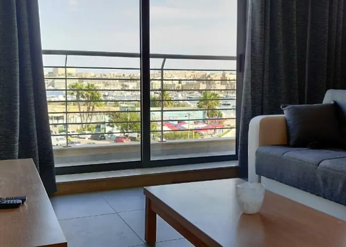 Shore Bridge Pensiune 2*