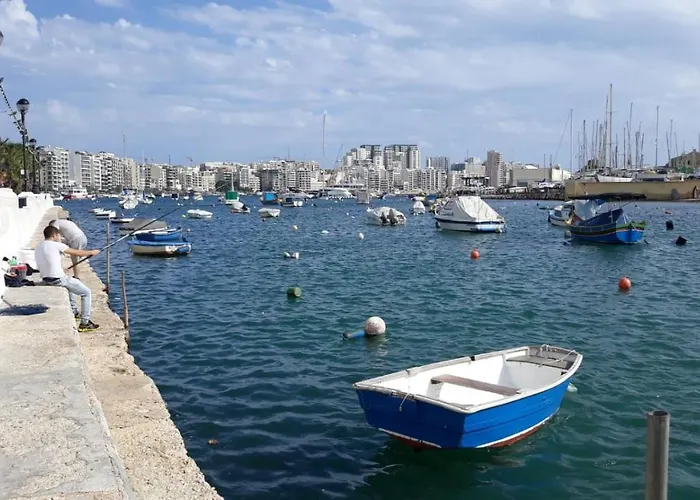 Shore Bridge 2* Gzira