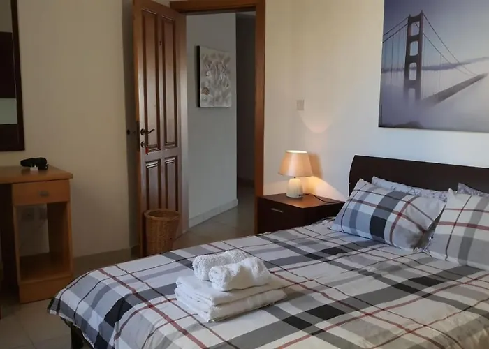 Shore Bridge Pensiune Gzira